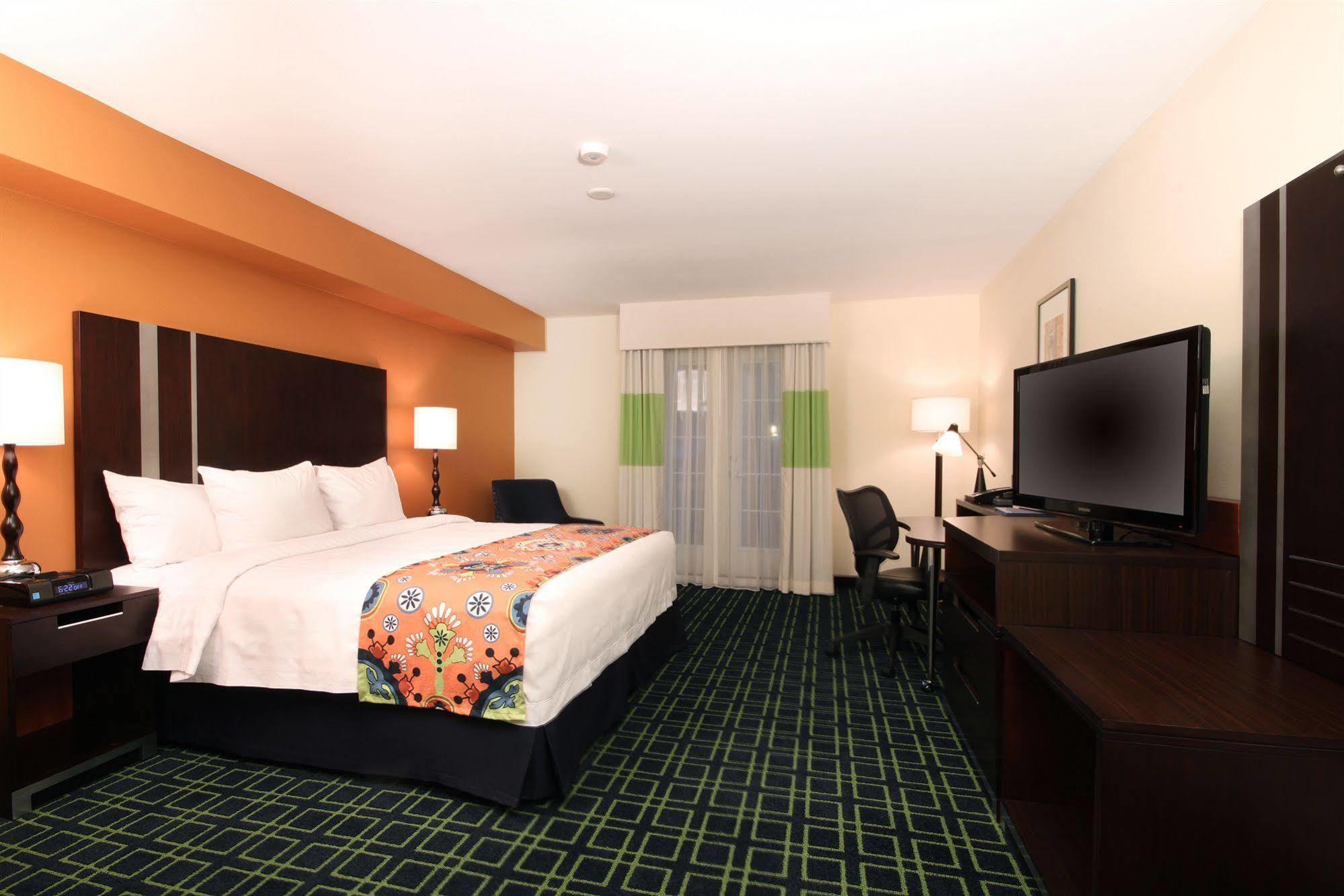 Fairfield Inn & Suites San Diego Old Town Exterior foto